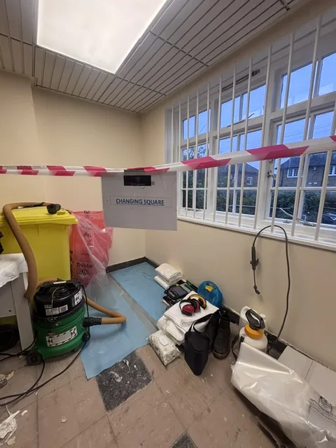 Asbestos floor tile and bitumen removal in Earlsfield